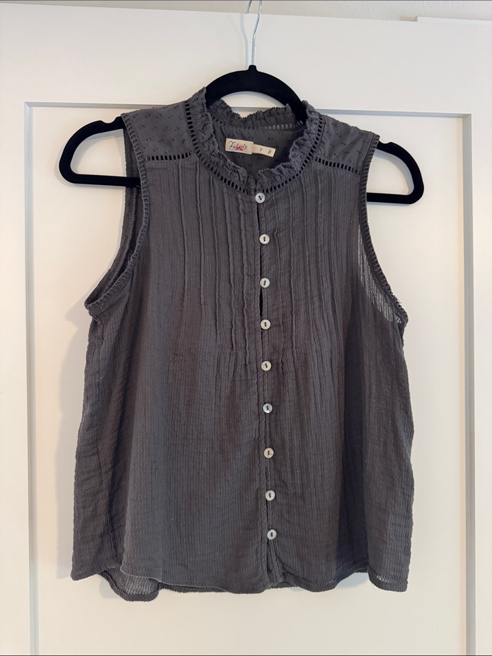 Faherty Willa Washed Black Size Small Sleeveless Button-Front Top - Picture 2 of 4